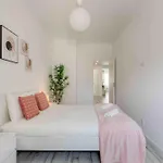 Lovely 3-bedroom W/ Free Parking On Premises Appartement Queluz