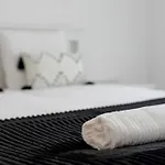 Appartement Lovely 3-bedroom W/ Free Parking On Premises Queluz