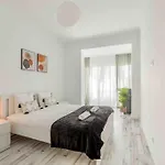 Appartement Lovely 3-bedroom W/ Free Parking On Premises *