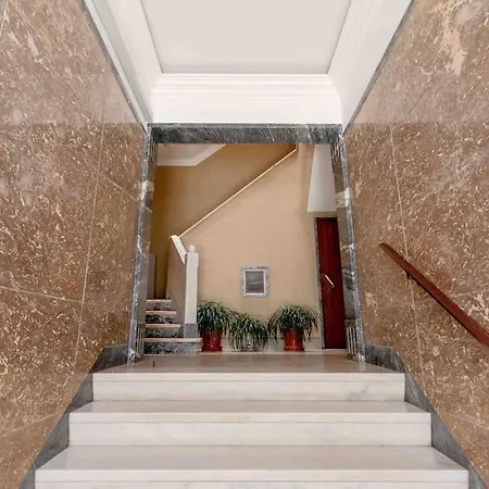 Appartement Lovely 3-bedroom W/ Free Parking On Premises