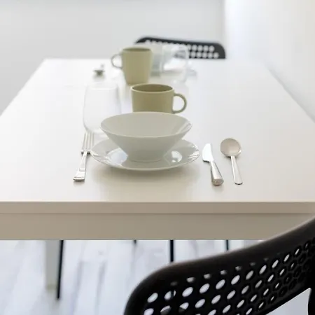 아파트 Lovely 3-bedroom W/ Free Parking On Premises 쿠엘루즈