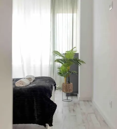Appartement Lovely 3-bedroom W/ Free Parking On Premises Queluz
