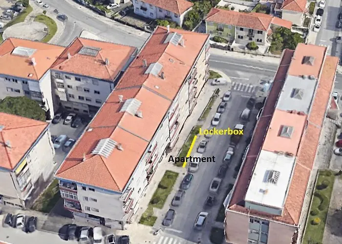 Appartement Lovely 3-bedroom W/ Free Parking On Premises Queluz